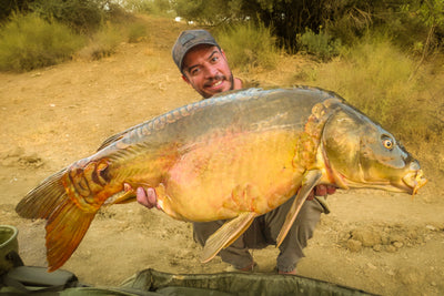 Catch Big Fish Anywhere In The World With This Curved Corn Rig | Mouloud Madoui